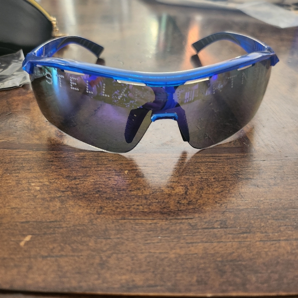 Stella McCartney sunglasses with case NEW - Picture 8 of 9